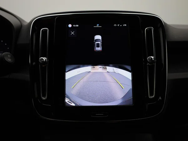 Volvo XC40 (2023) — foto 21 van 45