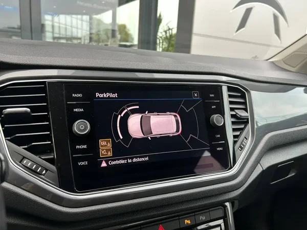 Volkswagen T-Roc (2019) — foto 5 van 24