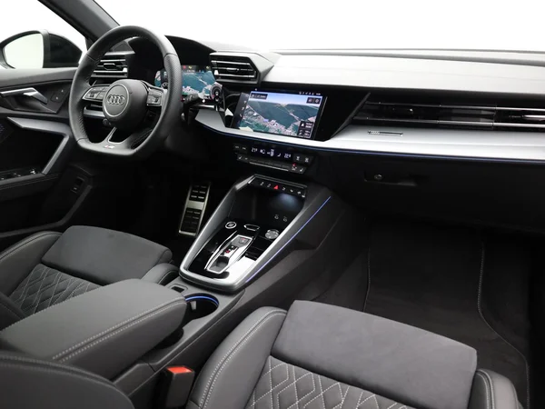 AUDI A3 Allstreet (2025) — foto 16 van 22