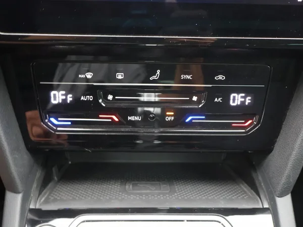 Volkswagen Passat (2022) — foto 9 van 30