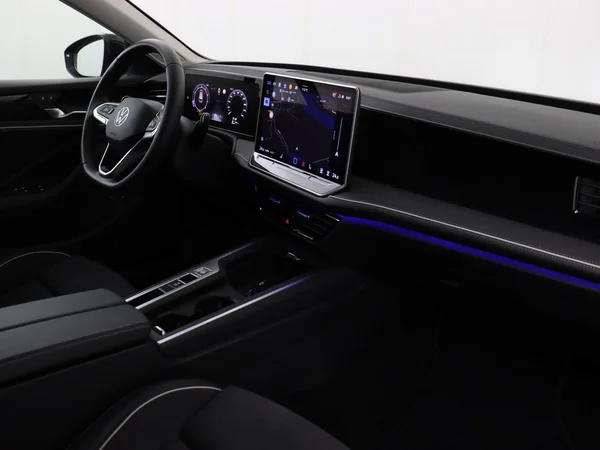 VOLKSWAGEN Passat SW (2025) — foto 12 van 18