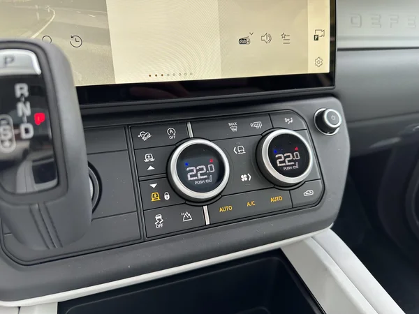 Land Rover Defender (2026) — foto 19 van 33