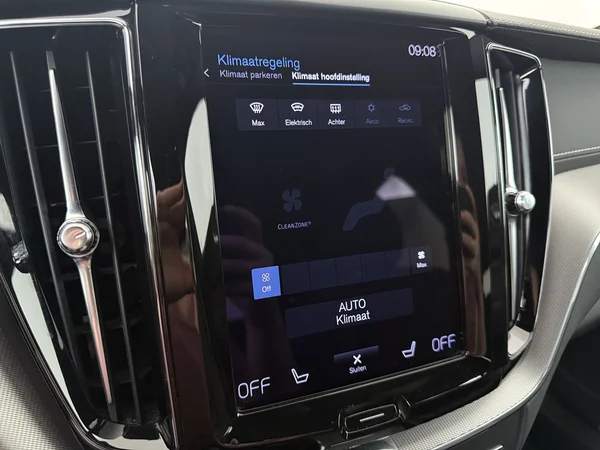 VOLVO XC60 (2021) — foto 17 van 31