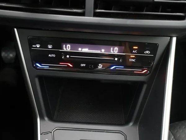 VOLKSWAGEN Taigo (2022) — foto 8 van 25