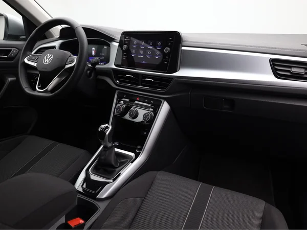 VOLKSWAGEN T-Roc (2024) — foto 12 van 18