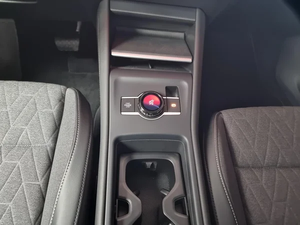 VOLKSWAGEN Tayron (2025) — foto 3 van 23