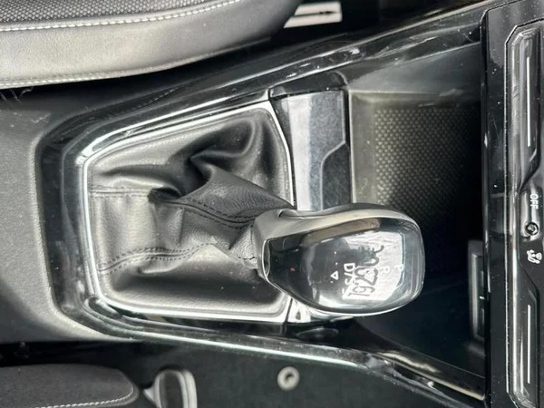 VOLKSWAGEN T-Cross (2023) — foto 20 van 28