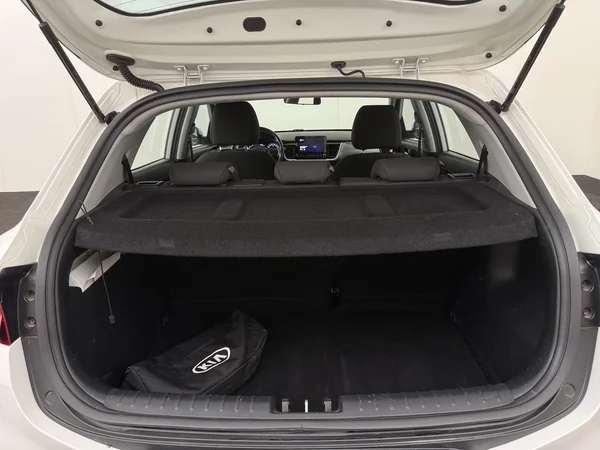 KIA Stonic (2021) — foto 8 van 25