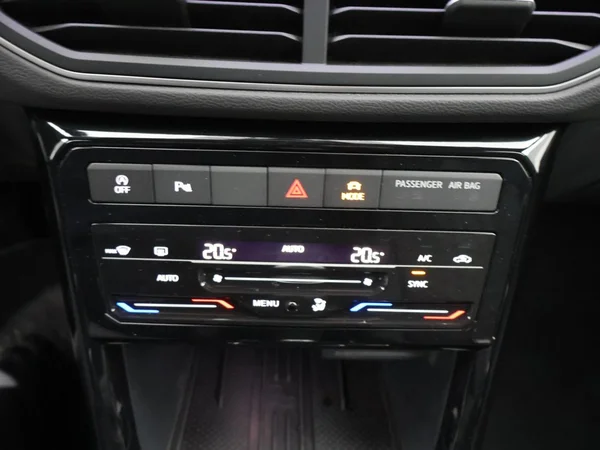 VOLKSWAGEN T-Cross (2025) — foto 10 van 26