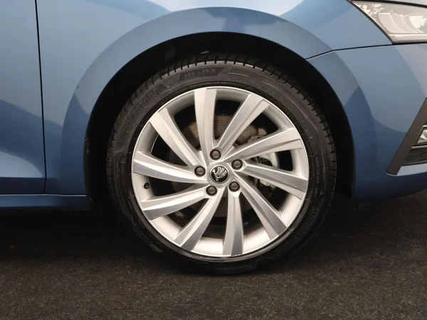 SKODA Octavia Combi PHEV (2021) — foto 23 van 32