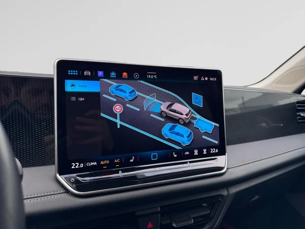 VOLKSWAGEN Tiguan (2024) — foto 8 van 24