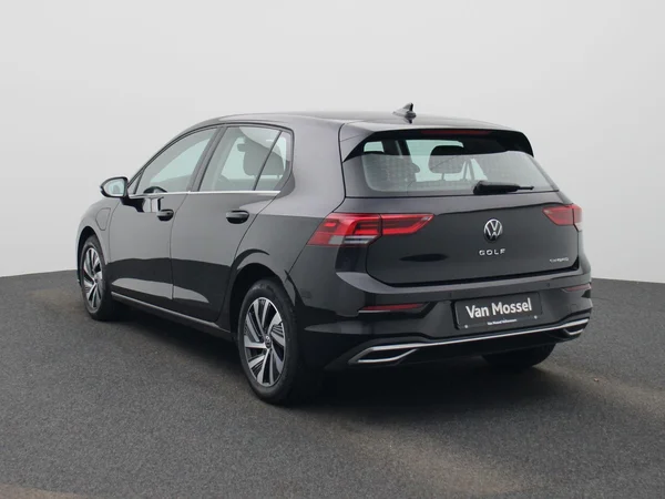 Volkswagen Golf (2023) — foto 12 van 41