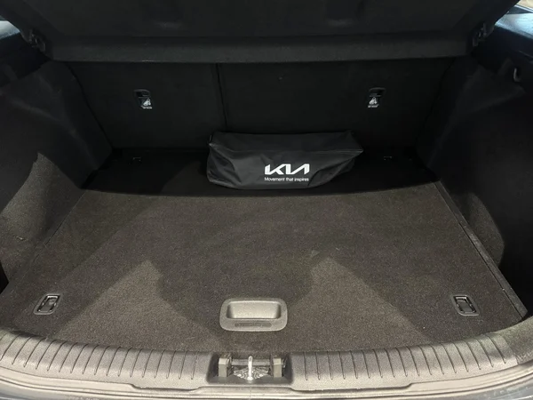 Kia cee'd (2023) — foto 23 van 26