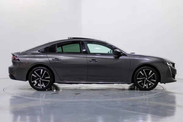 Peugeot 508 PHEV (2022) — foto 56 van 64