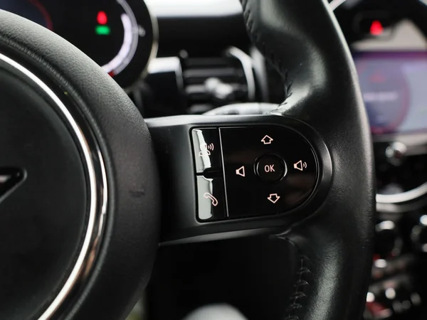 MINI One (2022) — foto 10 van 34