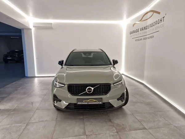 Volvo XC40 (2023) — foto 9 van 16