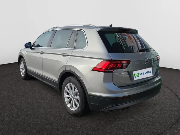 VOLKSWAGEN Tiguan (2019) — foto 18 van 24