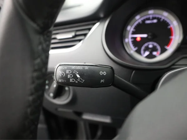 SKODA Octavia Combi (2018) — foto 6 van 19