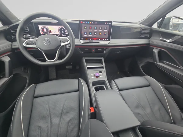 VOLKSWAGEN Tiguan (2025) — foto 17 van 24