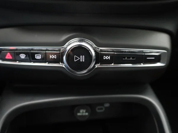 Volvo XC40 (2023) — foto 13 van 42