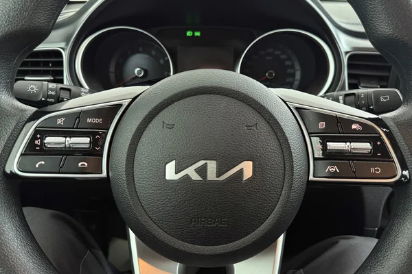 Kia Ceed (2023) — foto 16 van 27