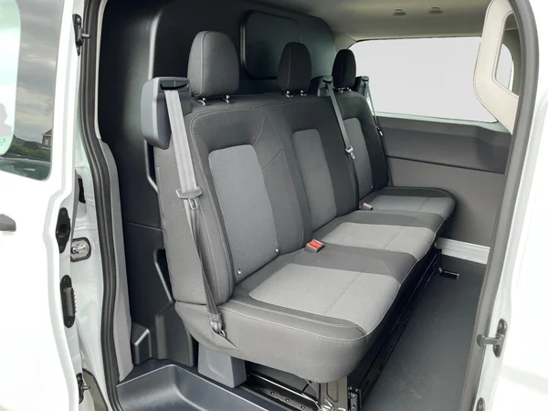 VOLKSWAGEN Transporter T7 30 Fou Lwb Dsl (2025) — foto 18 van 21