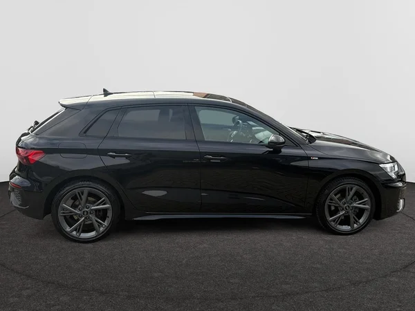 AUDI A3 Sportback (2024) — foto 18 van 24