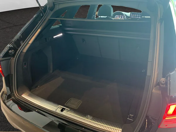 AUDI A4 Avant (2024) — foto 2 van 21