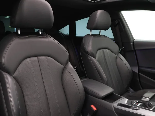 Audi S5 (2018) — foto 11 van 29