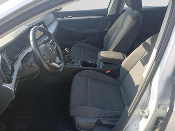 VOLKSWAGEN Golf VIII (2021) — foto 15 van 19