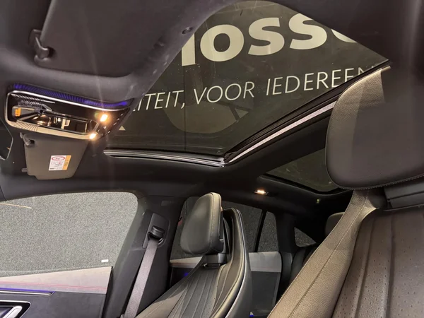 Mercedes-Benz EQE (2024) — foto 15 van 30