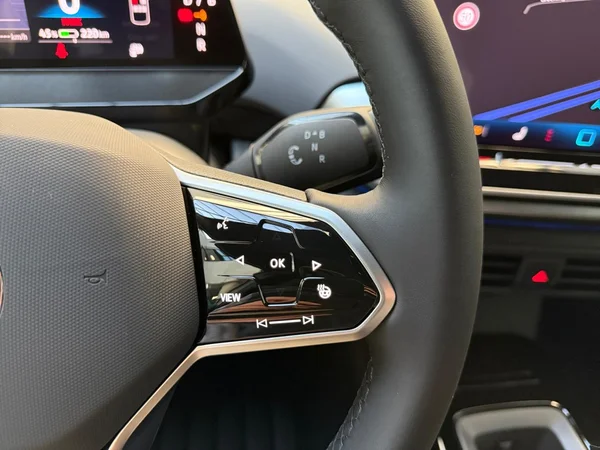 VOLKSWAGEN ID.5 (2026) — foto 3 van 18