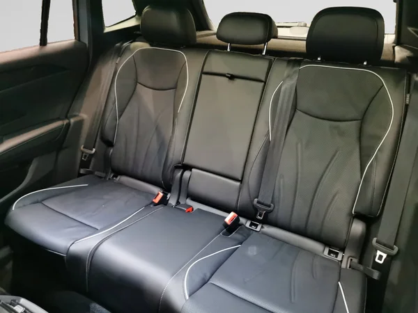 VOLKSWAGEN Tiguan (2026) — foto 3 van 15