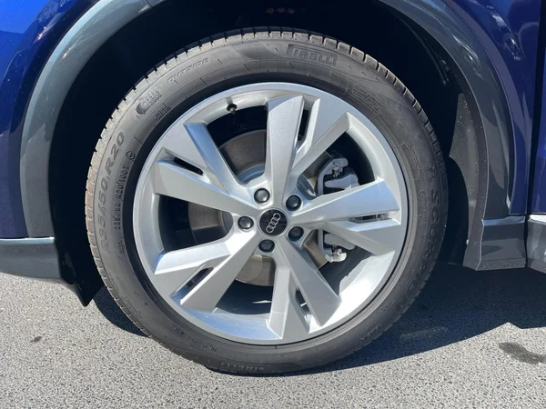 AUDI Q4 e-tron (2025) — foto 16 van 24