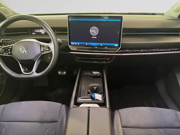 VOLKSWAGEN ID.7 Tourer (2025) — foto 2 van 24