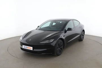 Tesla Model 5454e1c3-926e-4a8c-b0f8-165b9e426fdd