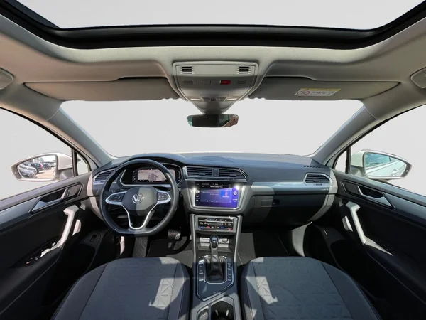VOLKSWAGEN Tiguan (2022) — foto 16 van 22