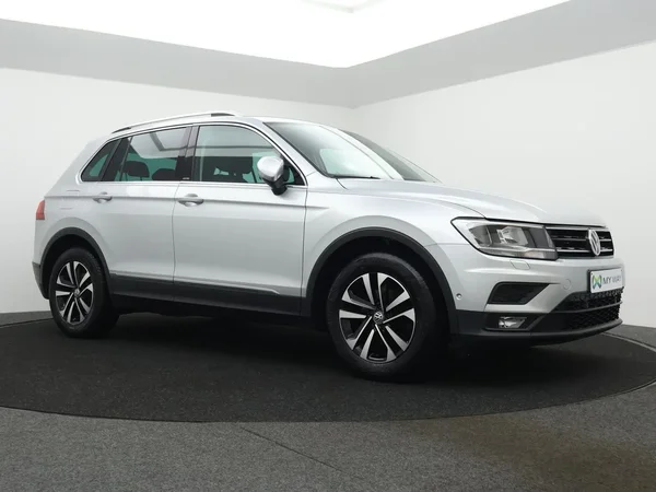Volkswagen Tiguan (2020) — foto 3 van 27