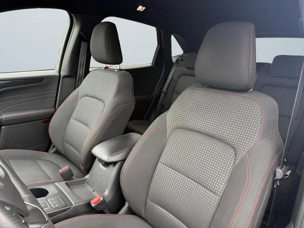 FORD Kuga Dsl (2021) — foto 2 van 30