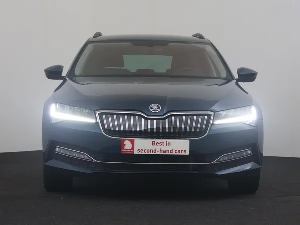 SKODA Superb (2021) — foto 30 van 32