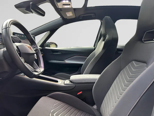 CUPRA Born (2023) — foto 14 van 18