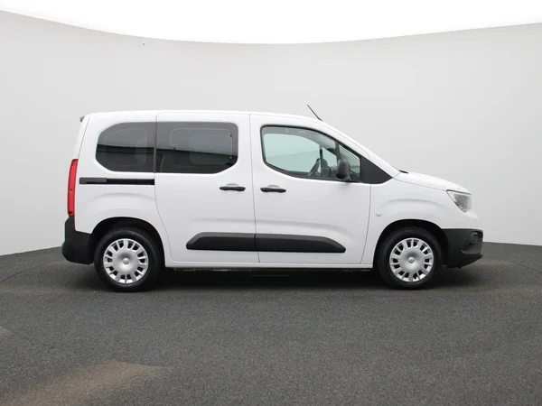 Opel Combo Life (2022) — foto 34 van 36