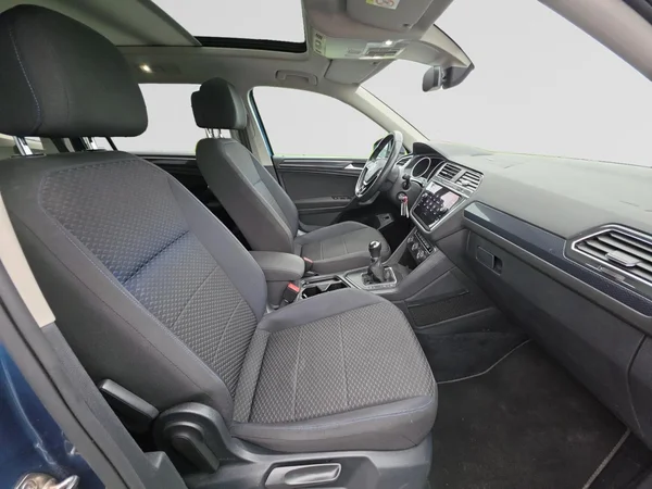 VOLKSWAGEN Tiguan Allspace (2020) — foto 8 van 24