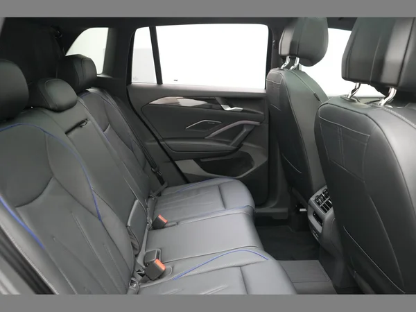 VOLKSWAGEN Tiguan eHybrid (PHEV) (2025) — foto 14 van 38