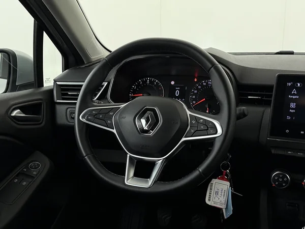 RENAULT Clio (2022) — foto 14 van 26