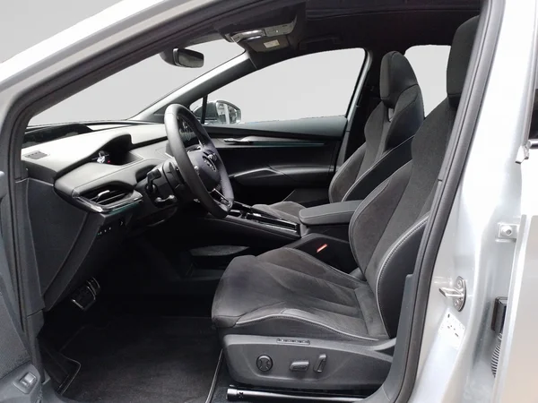 SKODA Enyaq Coupé (2025) — foto 11 van 17