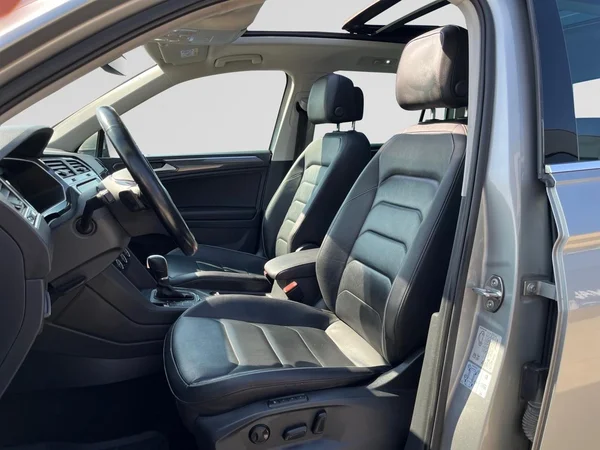 VOLKSWAGEN Tiguan Dsl (2018) — foto 10 van 22