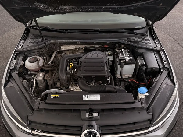 VOLKSWAGEN Golf (2018) — foto 6 van 26