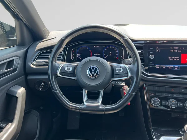 VOLKSWAGEN T-Roc (2022) — foto 16 van 18