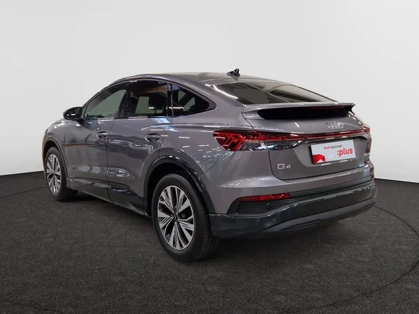 AUDI Q4 Sportback e-tron (2025) — foto 12 van 18